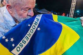 FIASCO – Declaração Polêmica de Lula sobre Democracia Gera Reações